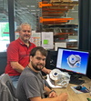 didier blanc | usitech | construction mécanique – Didier Blanc (à gauche) et l’utilisateur d’<em>hyper</em>MILL<sup>®</sup>.