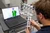 – CAD/CAM-Modell und gefrästes Teilstück: Beine und Rumpfteil des Aluminium-Nussknackers