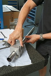  – Het team van Kettenreaktion Bikes heeft ook de universele kleminrichting voor buizen met <em>hyper</em>MILL geprogrammeerd. 