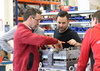 mitarbeiter | color metal | werkzeugbau formenbau mitarbeiter | color metal | werkzeugbau formenbau – Zum Erfolgsrezept gehören flache Strukturen und Mitarbeiter, die die Kunst beherrschen, hohe Anforderungen zu erkennen und bis ins Detail in Spritzgießformen umzusetzen. Geschäftsführer Otmar Gutmann (vorn links im Gespräch mit Mitarbeitern): „So erhält der Kunde von uns Formwerkzeuge, mit denen er kürzere Fertigungszeiten realisieren und seine Produktivität maximieren kann.“